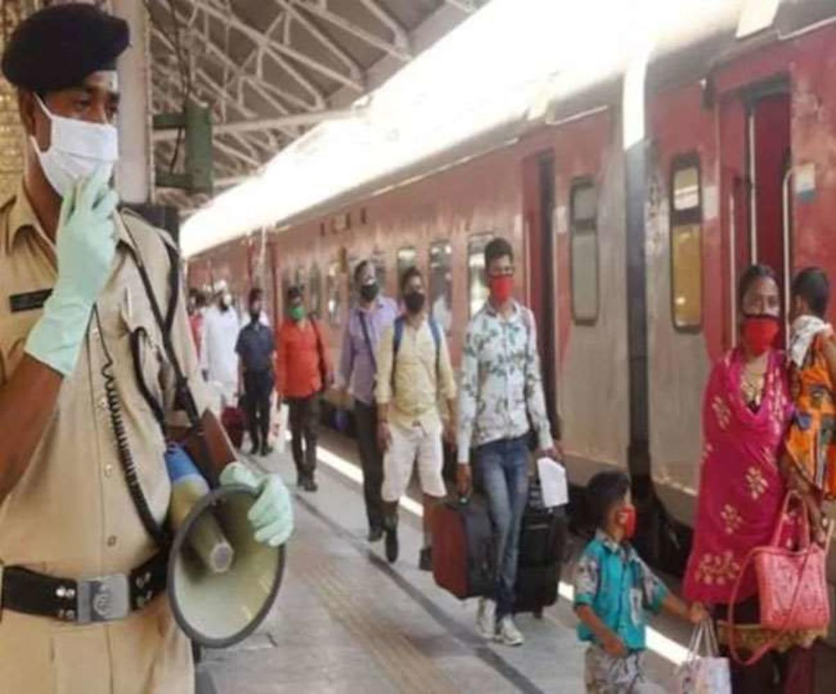 Bandra Terminus - Delhi Sarai Rohilla Garib Rath Special/02216 News -  Railway Enquiry