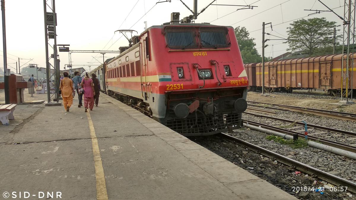 Asansol - Gorakhpur Express/13507 Picture & Video Gallery - Railway Enquiry