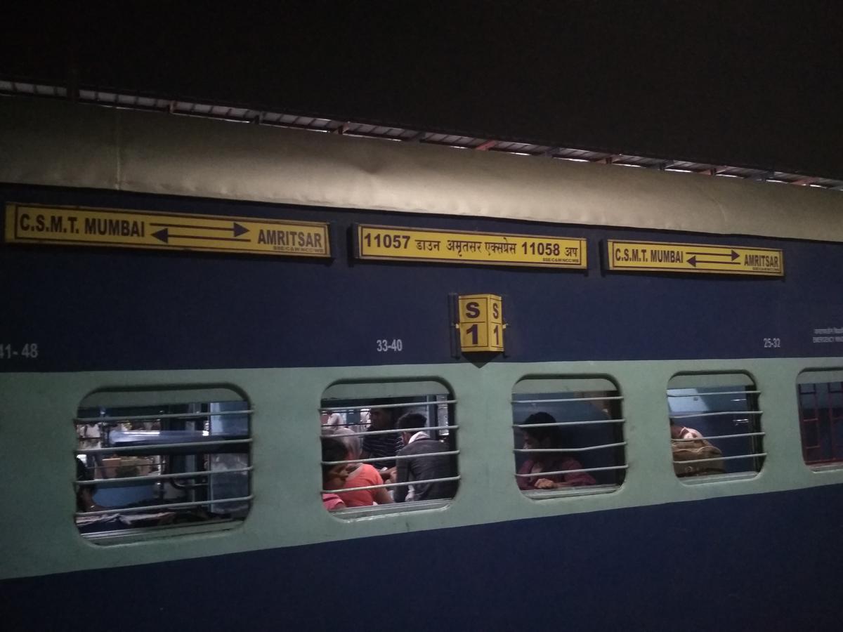 Amritsar - Mumbai CSMT Express/11058 Travel Forum - Railway Enquiry