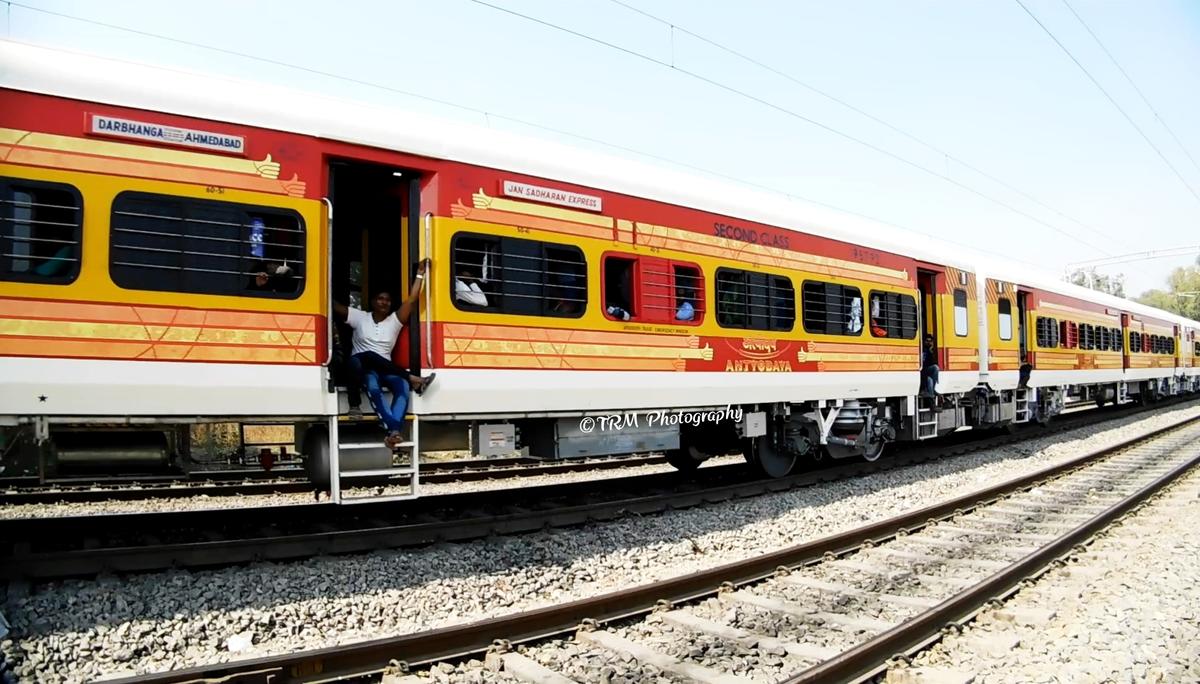 Ahmedabad - Darbhanga Antyodaya Express/15560 Time Table/Schedule:  Ahmedabad to Darbhanga ECR/East Central Zone - Railway Enquiry